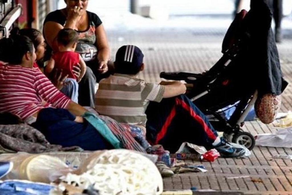 Llega el frío y en La Plata crece la ayuda al prójimo que vive a la intemperie