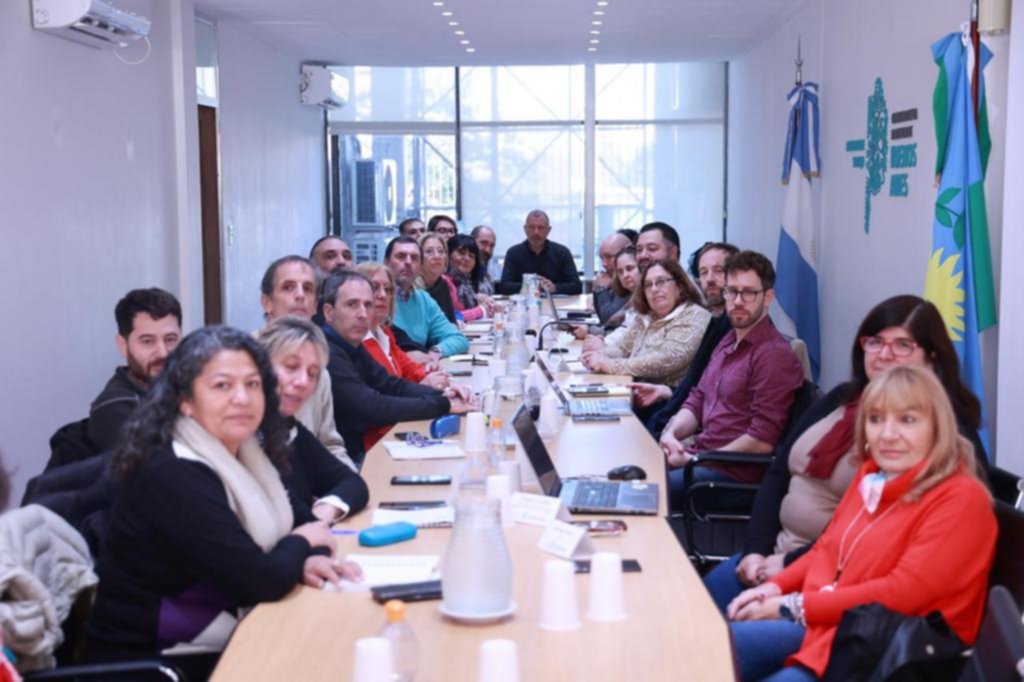 Tras el 7,5% de aumento ofrecido a los docentes, Provincia se reúne con los estatales: ¿misma oferta?