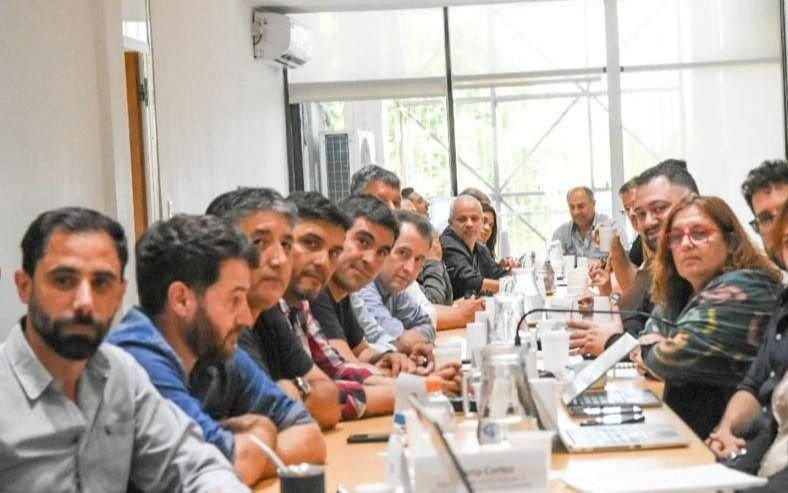 Estatales bonaerenses recibieron la misma oferta salarial que los docentes: deciden los gremios