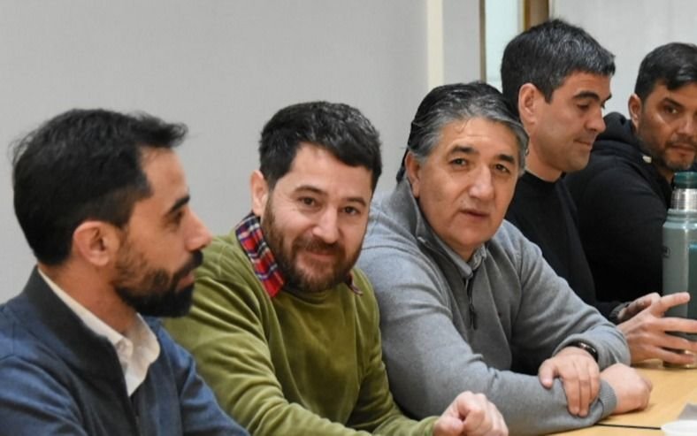 Los gremios estatales y docentes que ya aceptaron el aumento y la promesa para junio que ofertó la Provincia