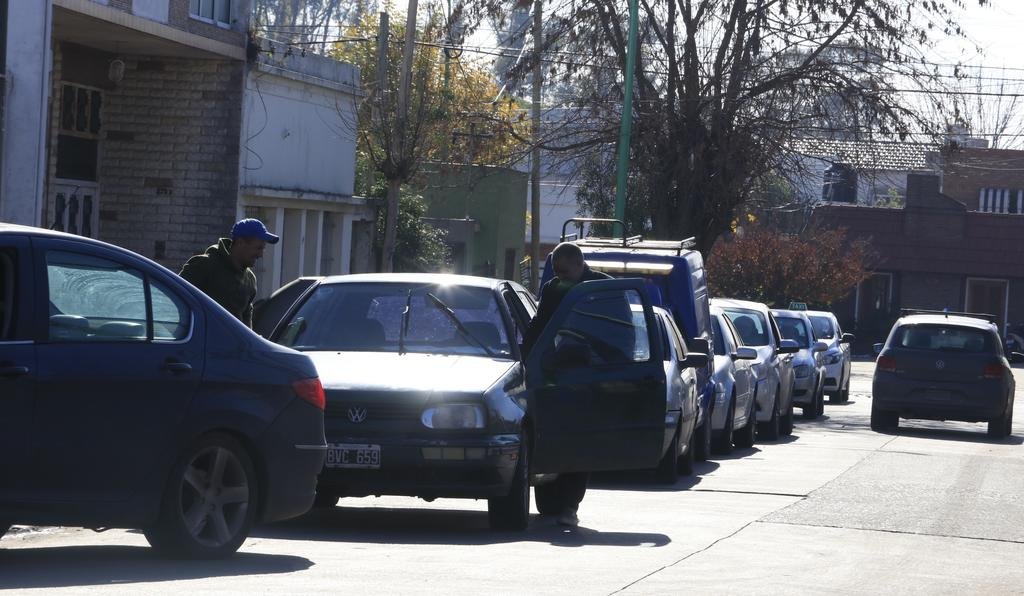 El martirio por el GNC ya genera filas de 4 cuadras La Plata