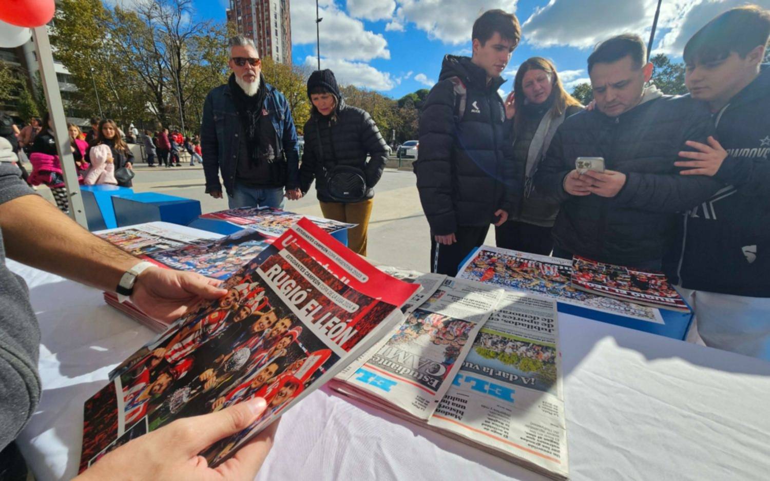 Los hinchas de Estudiantes tuvieron la primera jornada del "Fin de semana del campeón": sigue mañana