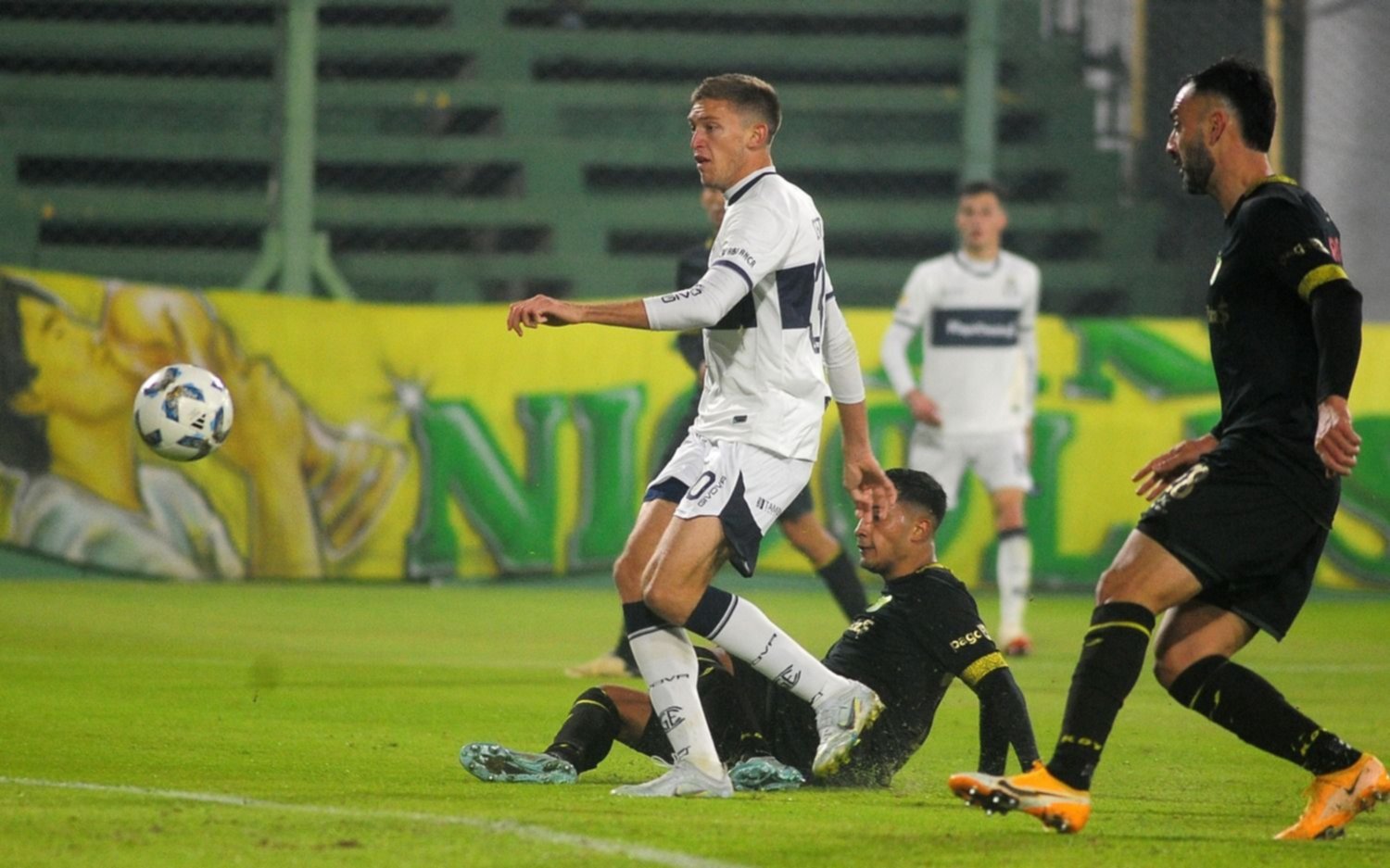 Gimnasia vs Defensa y Justicia.- El Lobo fue superior al Halcón, pero no pasó del 1 a 1 por fallar en la definición