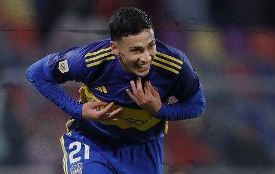 Boca jugó un segundo tiempo de película y festejó en Santiago