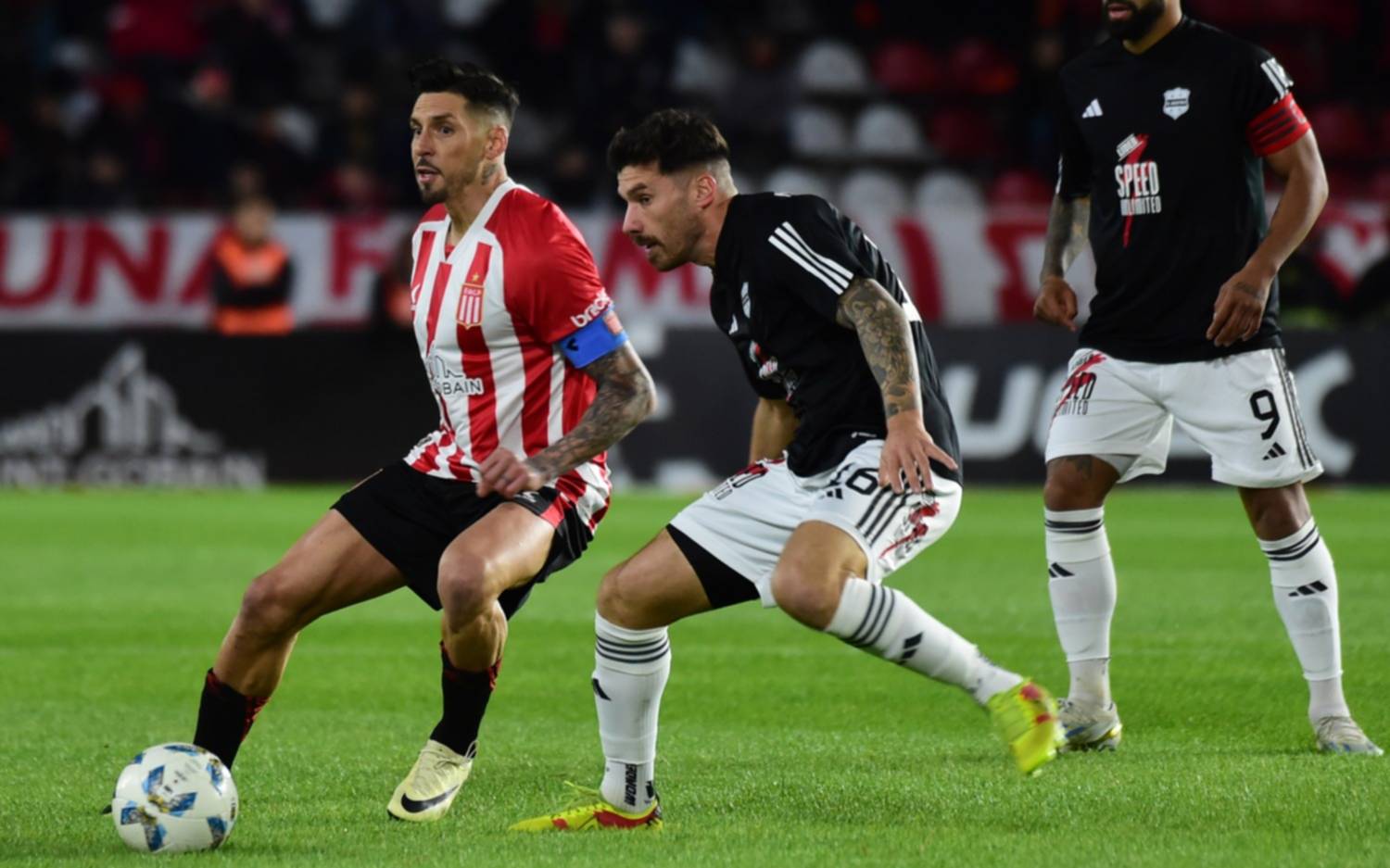 Estudiantes vs Deportivo Riestra.- Inobjetable triunfo del Pincha 2 a 0 ante el Malevo y continuidad de los festejos en UNO