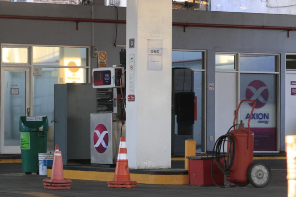 Continúan las complicaciones y las quejas por la escasez de GNC en La Plata: movida de taxistas