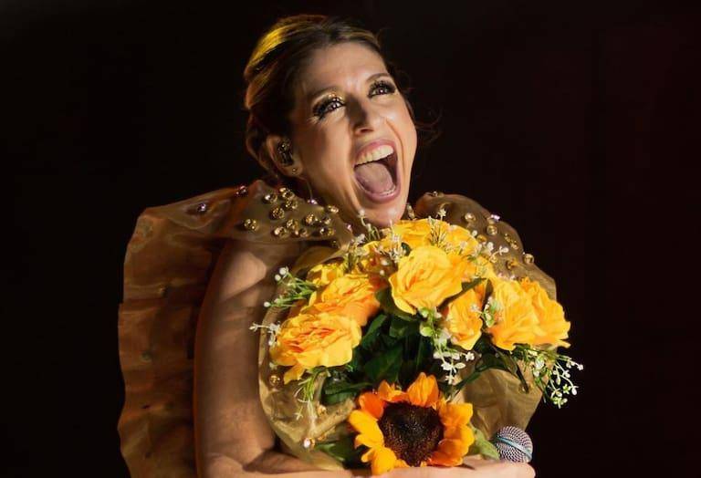 Furor por Flor Bertotti en Italia antes de su concierto en el Estadio UNO