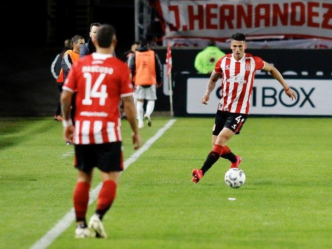 Una baja de última hora puso a Flores en el equipo