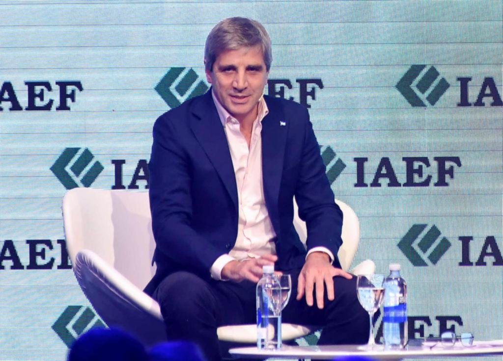 Caputo aseguró que no habrá salto cambiario