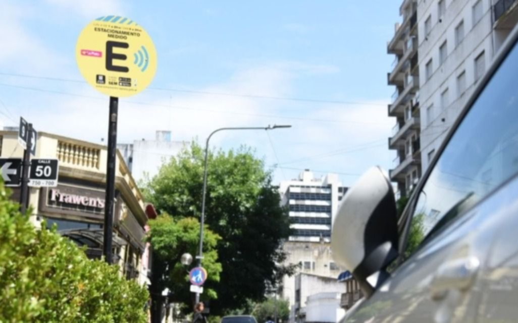 El estacionamiento medido de La Plata, en la mira: pedidos de informes