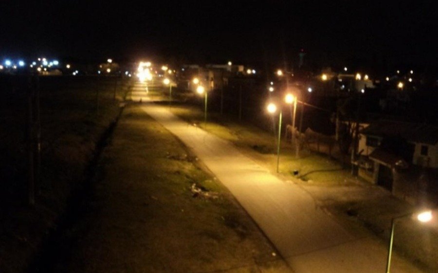 La luz "va y viene" en un barrio de La Plata: los vecinos, indignados