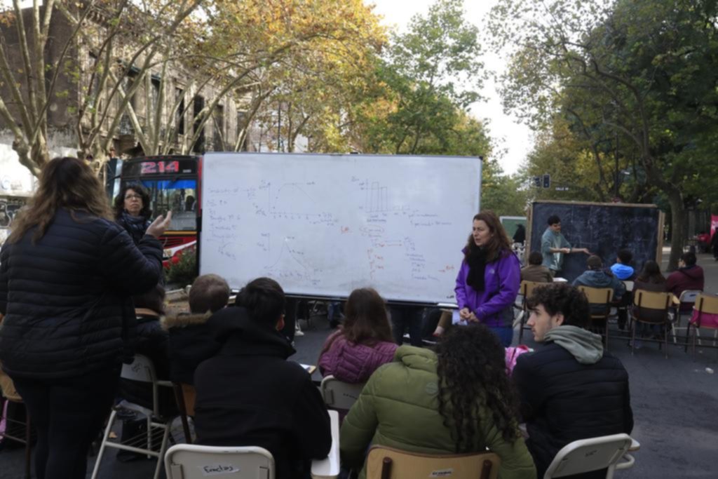 El Gobierno le anunció a la UNLP que subirá 270% la partida de gastos