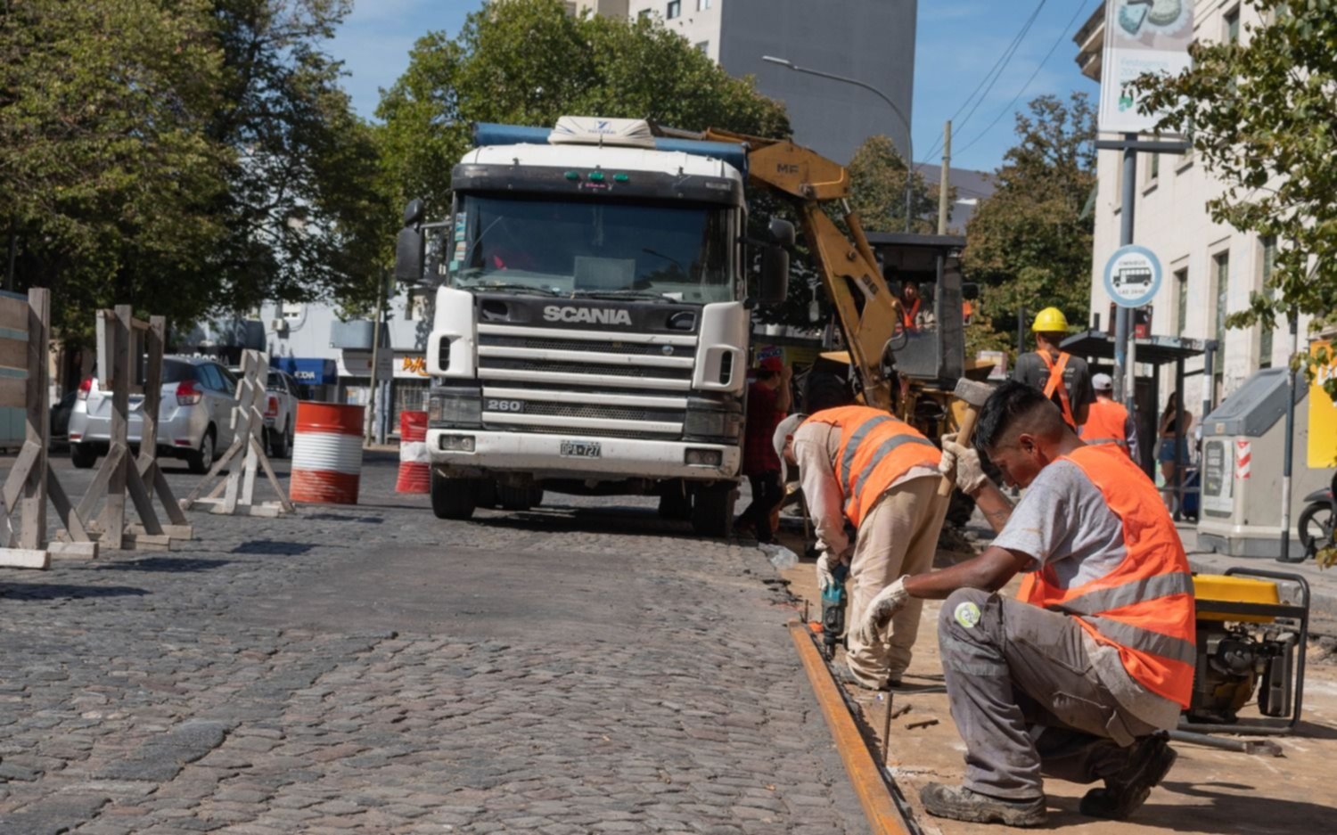El Concejo modifica la normativa y se habilita la pavimentación de varias áreas con adoquines en La Plata