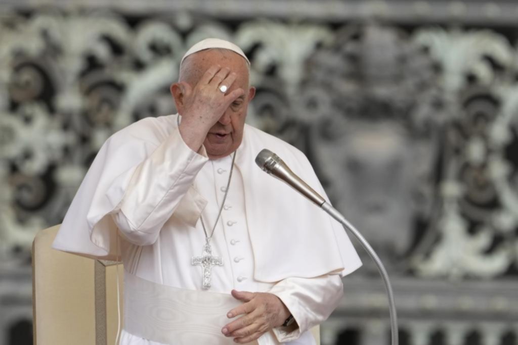 Mucha “mariconada”: disculpas del Papa por la frase