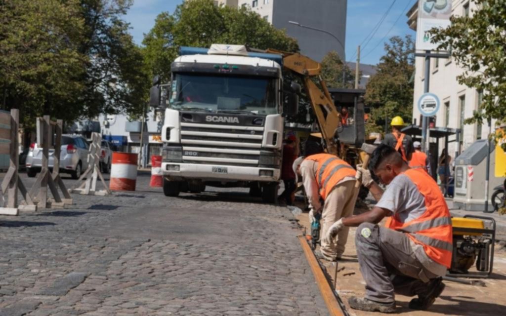 Buscan dar vía libre a la remoción de adoquines en zonas transitadas