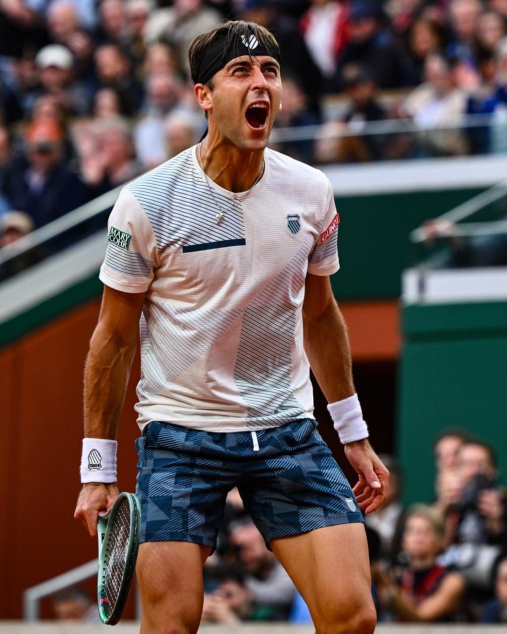 Etcheverry, corazón valiente para avanzar en Roland Garros a la espera de otro “clásico”