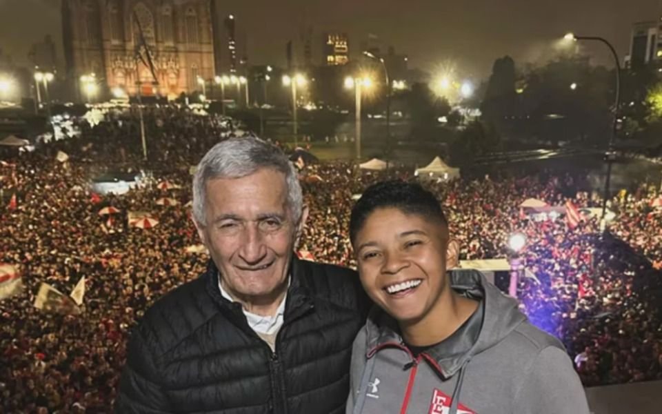 El romance de Juan Ramón Verón con la joven 50 años menor que él: por qué se hizo viral tres años después