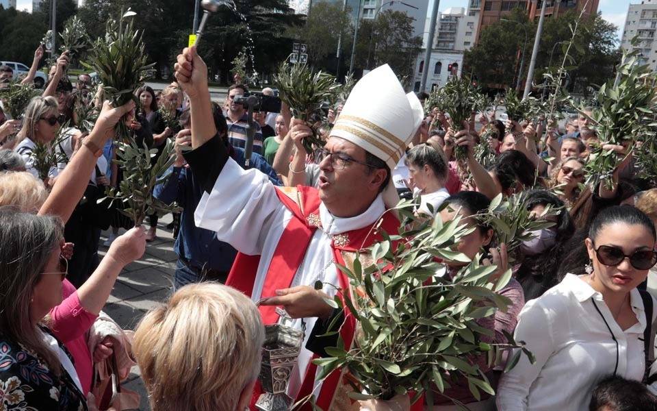 Nuevos detalles de la renuncia del arzobispo de La Plata: la protesta del Jueves Santo habría enfurecido al papa Francisco
