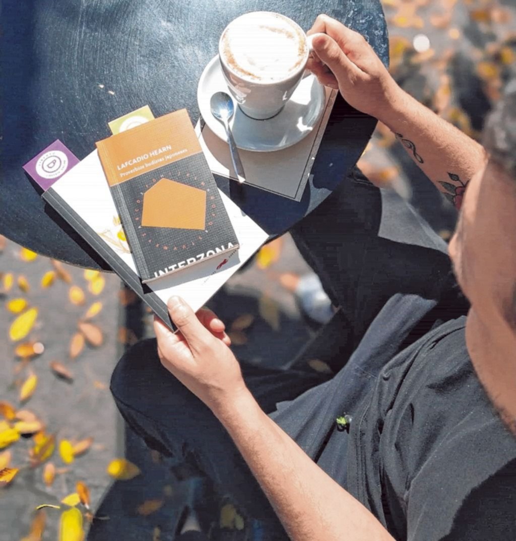 Café & libros: nueve bares donde disfrutar de la experiencia