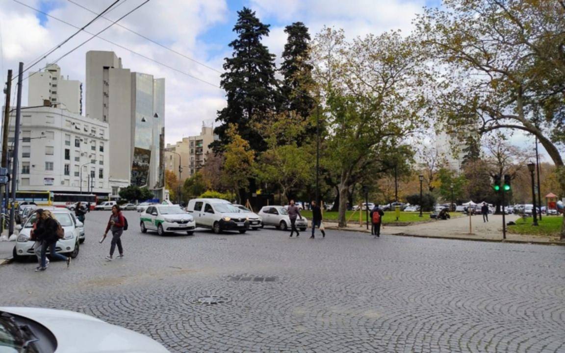 Reconstrucción de Plaza Italia: acuerdo con APRILP, que cederá el histórico estacionamiento