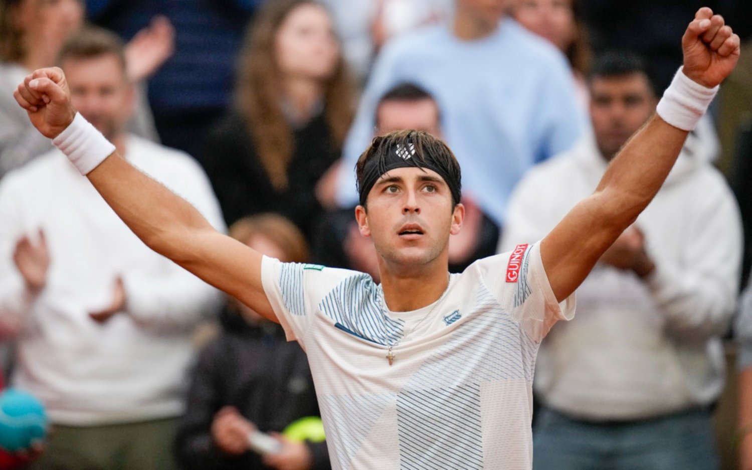 Tomás Etcheverry avanzó a la tercera ronda de Roland Garros y se enfrentará a Casper Ruud