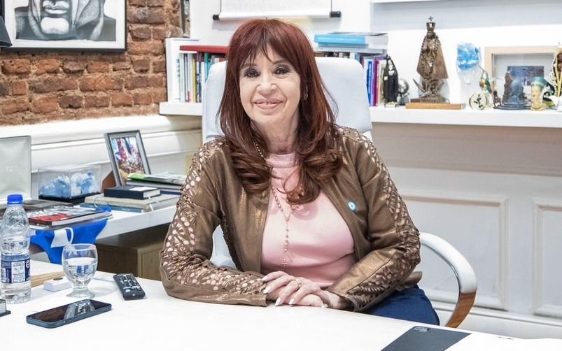 "Seguir arrasando con los derechos conquistados", el duro posteo de Cristina Kirchner contra Javier Milei por el Día del Trabajador