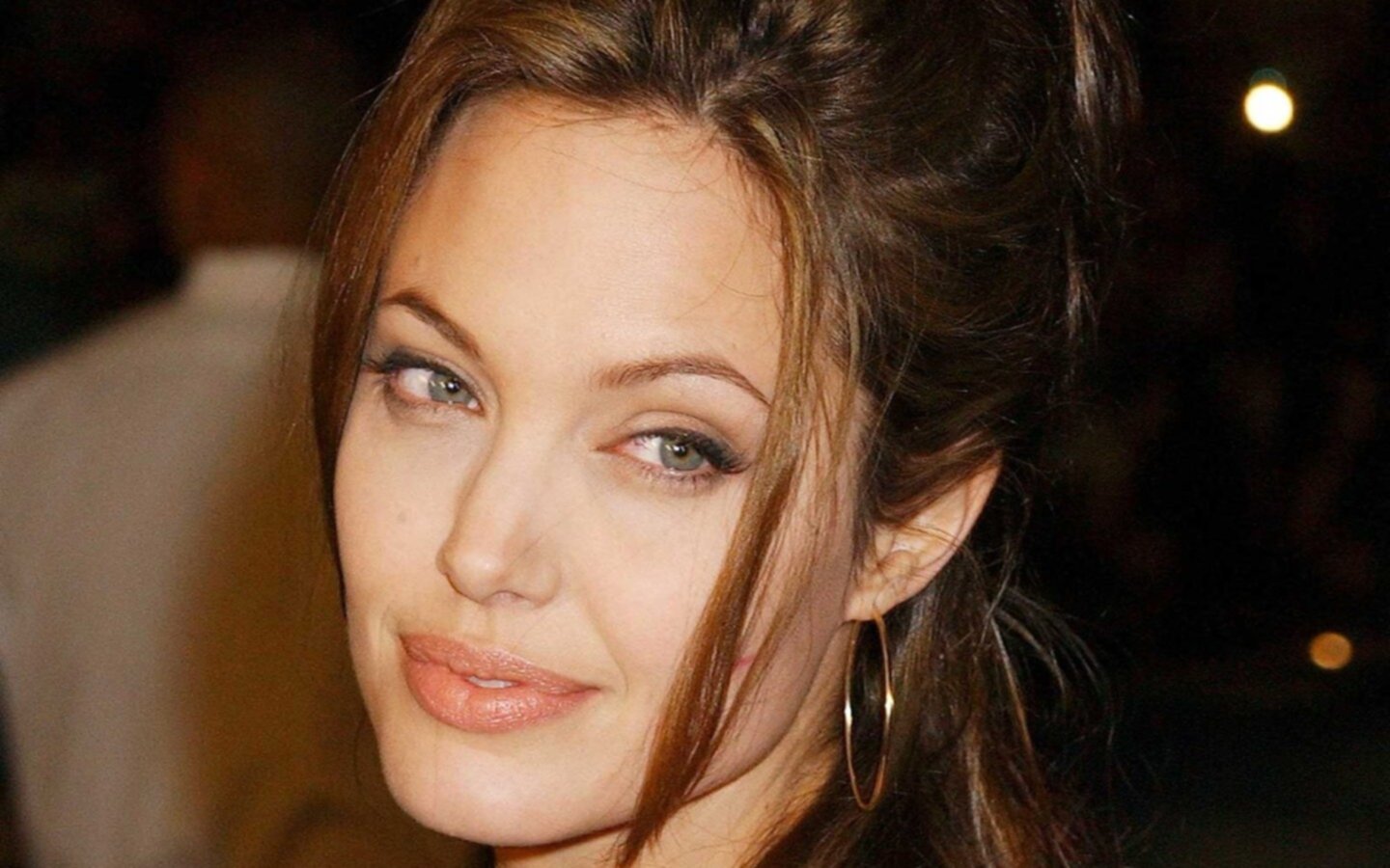 Angelina Jolie lidera lo más visto de Netflix con una comedia que cumple dos décadas
