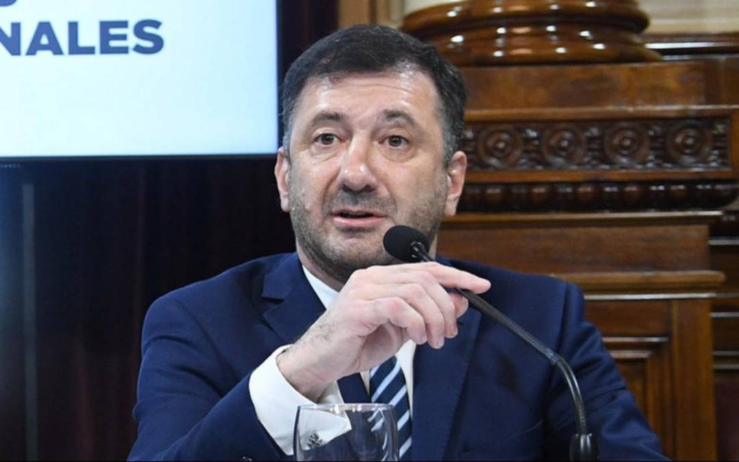 Kueider considera "injusto" tener que ir al penal de Ezeiza si regresa al país y apuntó contra la jueza Arroyo Salgado