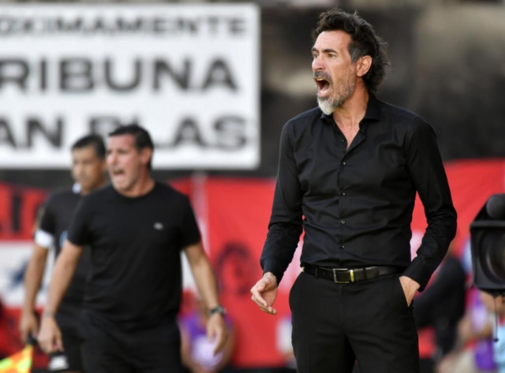 Eduardo Domínguez: “Le tenemos que pedir disculpas a la gente”
