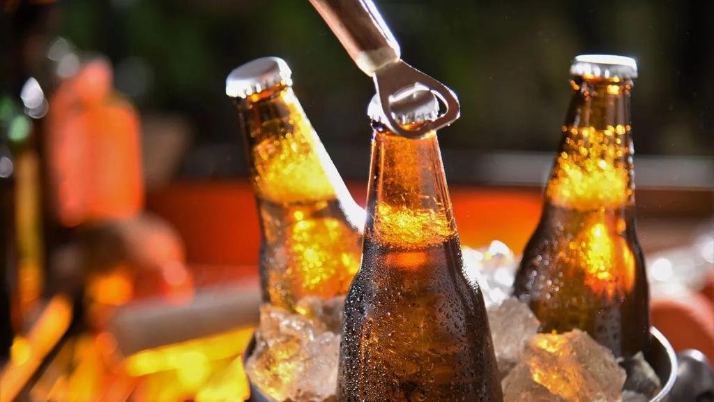 La cerveza en pantalla: cómo la publicidad empuja a los adolescentes hacia el alcohol