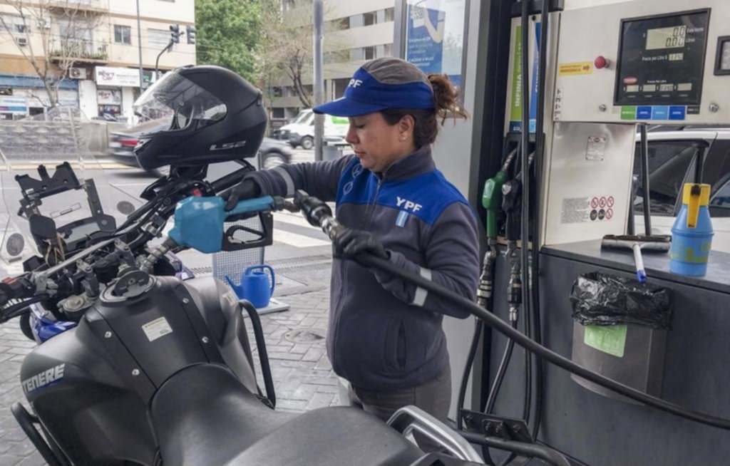Tipo de cambio y petróleo más barato, claves de la baja en los combustibles