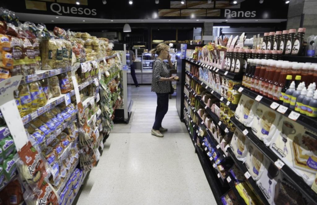 Pese a las mejoras en la economía, el consumo no repunta y hay inquietud