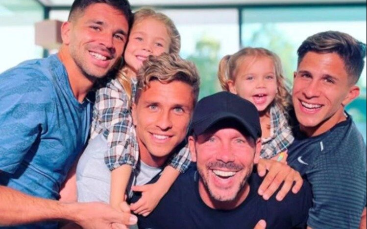 El “Cholo” Simeone será abuelo: uno de sus hijos anunció el embarazo de su pareja tras marcar un golazo
