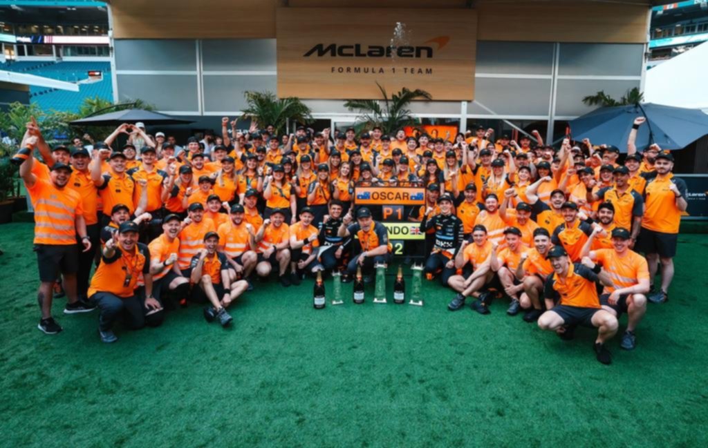 McLaren: dominio demoledor y Piastri se escapa