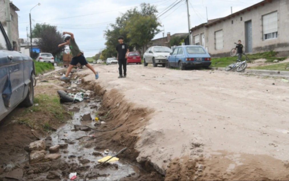 Bahía Blanca: reconstruyen 51 calles dañadas por la inundación
