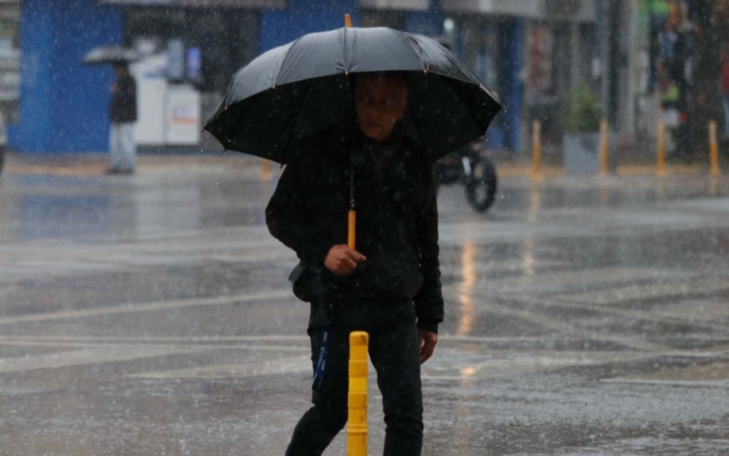 Hasta cuándo va a llover en La Plata este lunes y cuánta agua cayó en los barrios