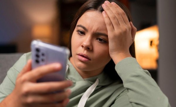 ¿Por qué es importante desconectar de las redes sociales para cuidar tu salud mental?