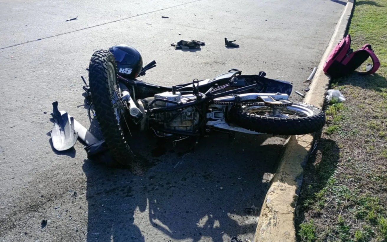 Murió una joven motociclista en La Plata, que estuvo peleando por su vida tras un choque