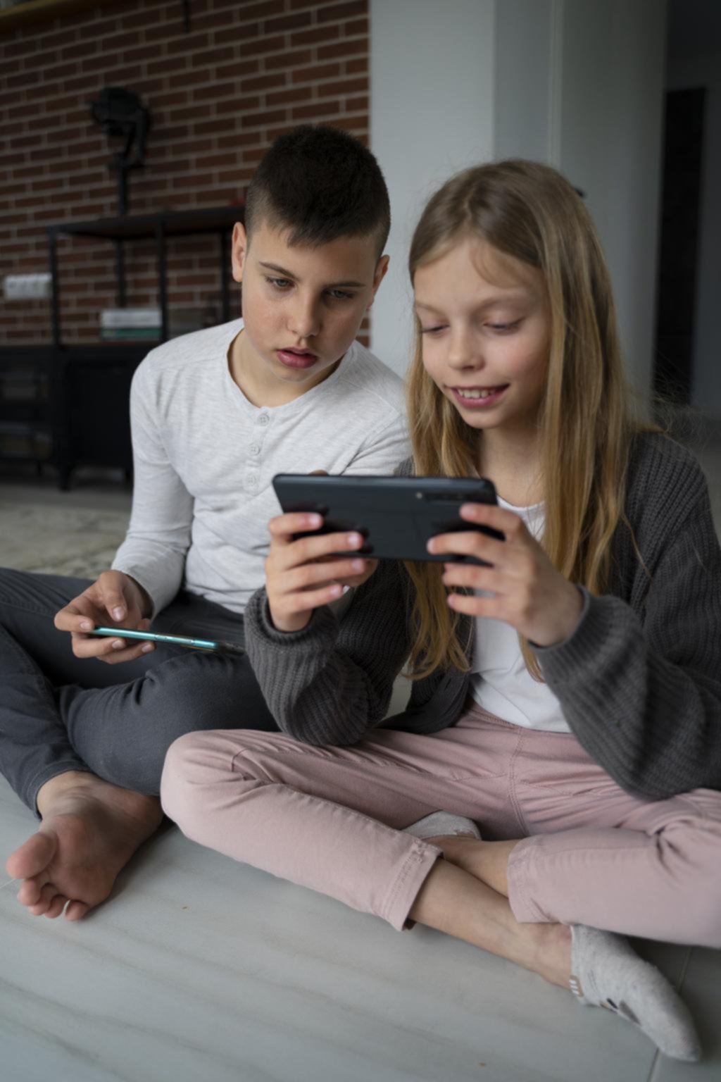 Chicos y celulares: un acceso cada vez más precoz