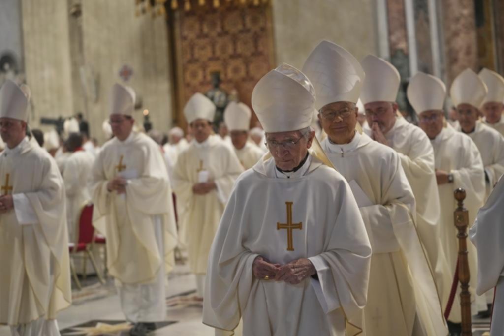 Cardenales con varias prioridades en la votación