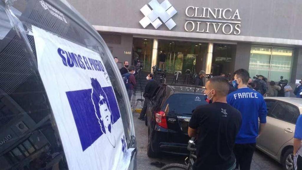 Allanaron la clínica donde operaron a Maradona