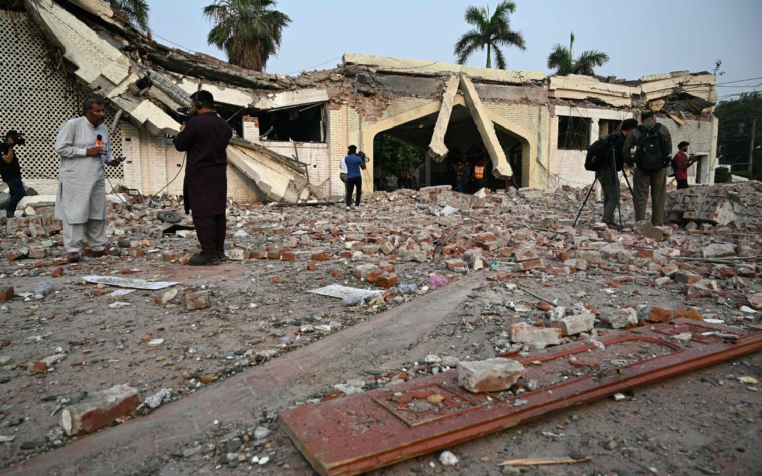 India y Pakistán siguen con acciones de guerra y desde EEUU hasta Rusia les piden "moderación"
