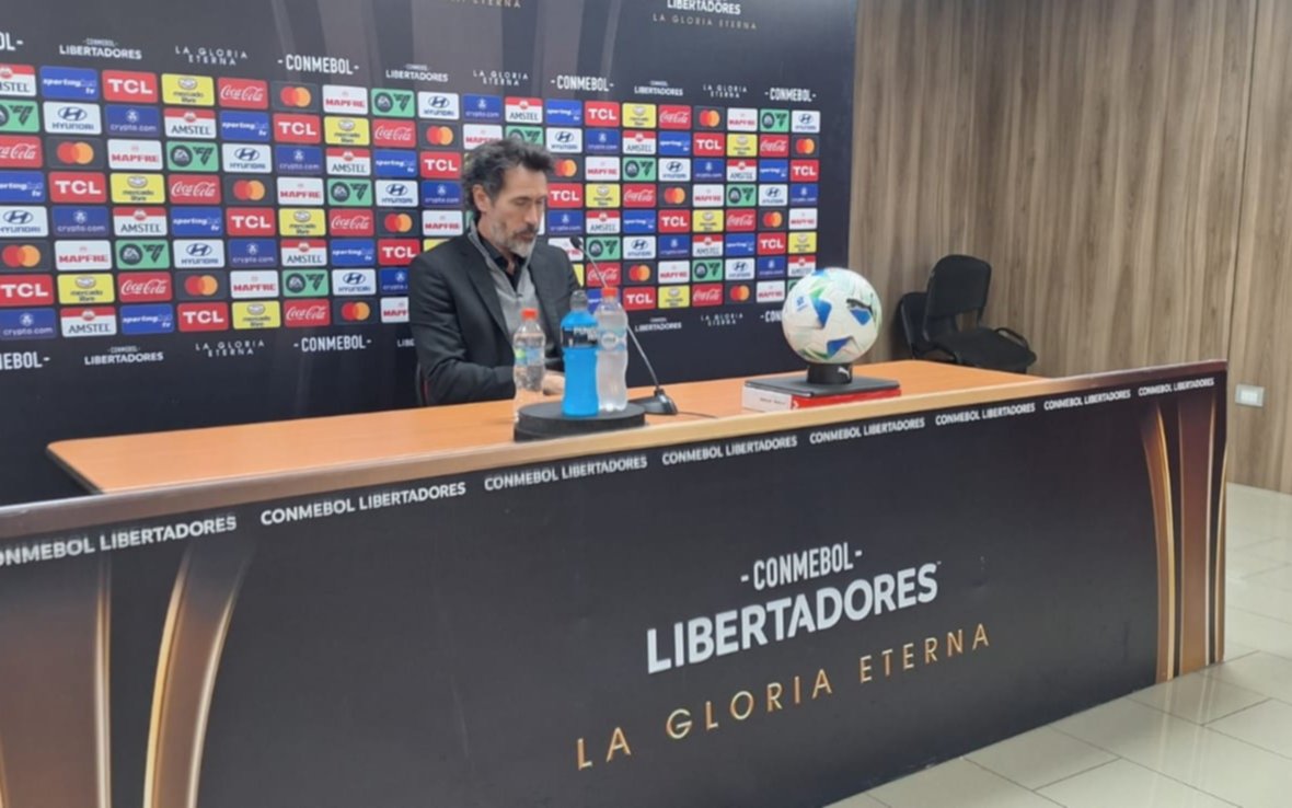 Eduardo Domínguez analizó el triunfo de Estudiantes sobre Universidad de Chile: "Sabíamos que teníamos que ser certeros"