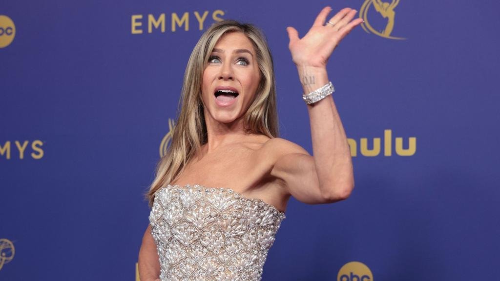 Un auto atravesó la casa de Jennifer Aniston: ¿accidente?
