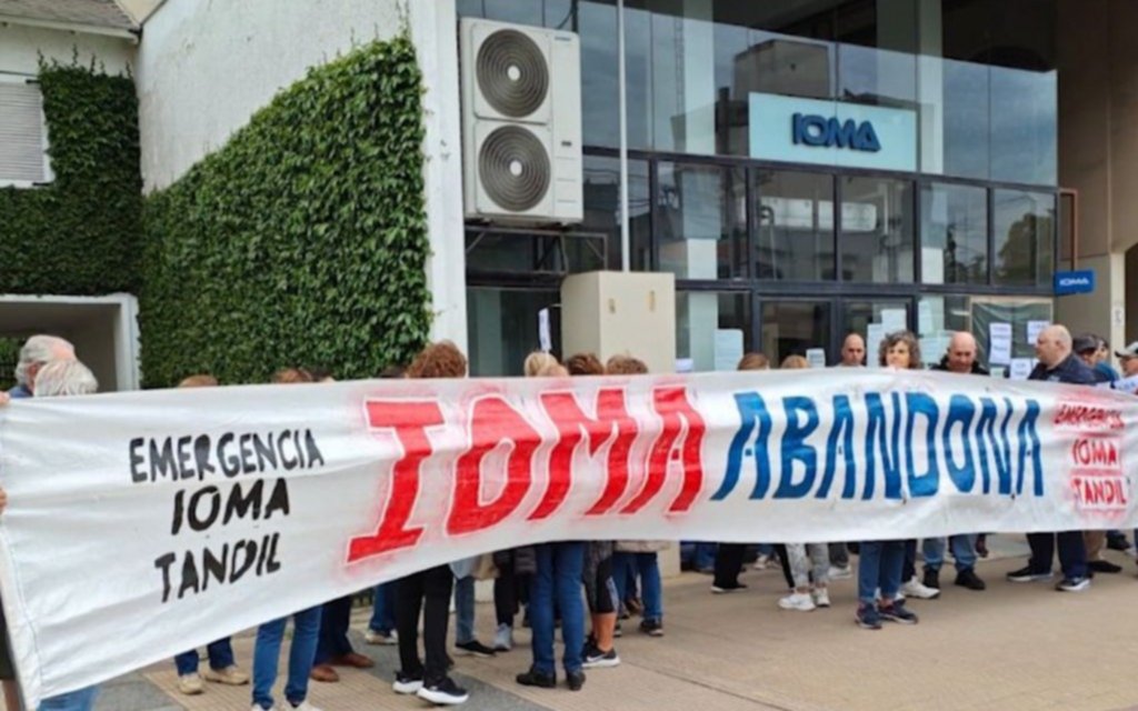 Afiliados de IOMA en Tandil exigen respuestas y reclaman por la atención