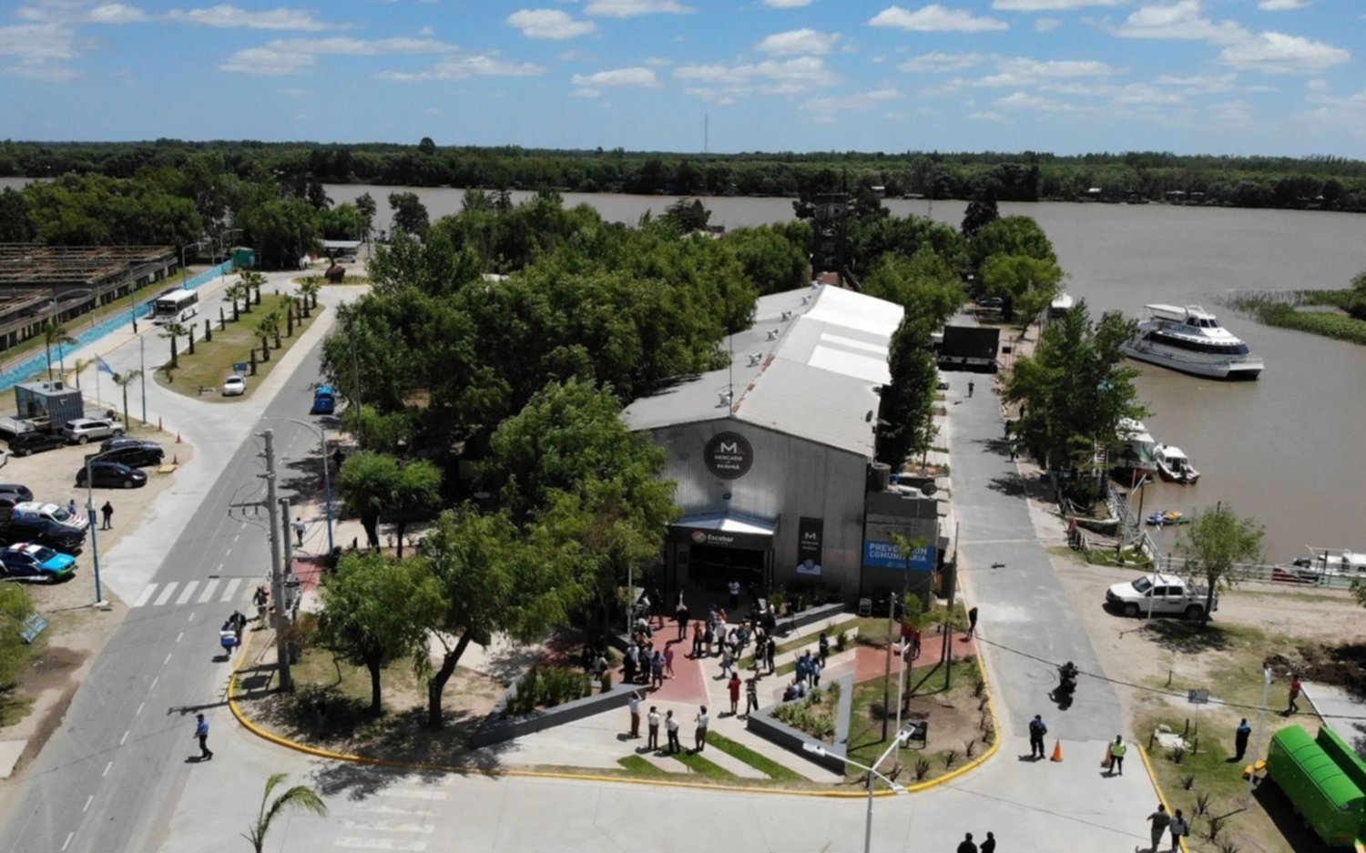 No es el Tigre: el paseo con vista al río con un mercado ideal para compras sustentables