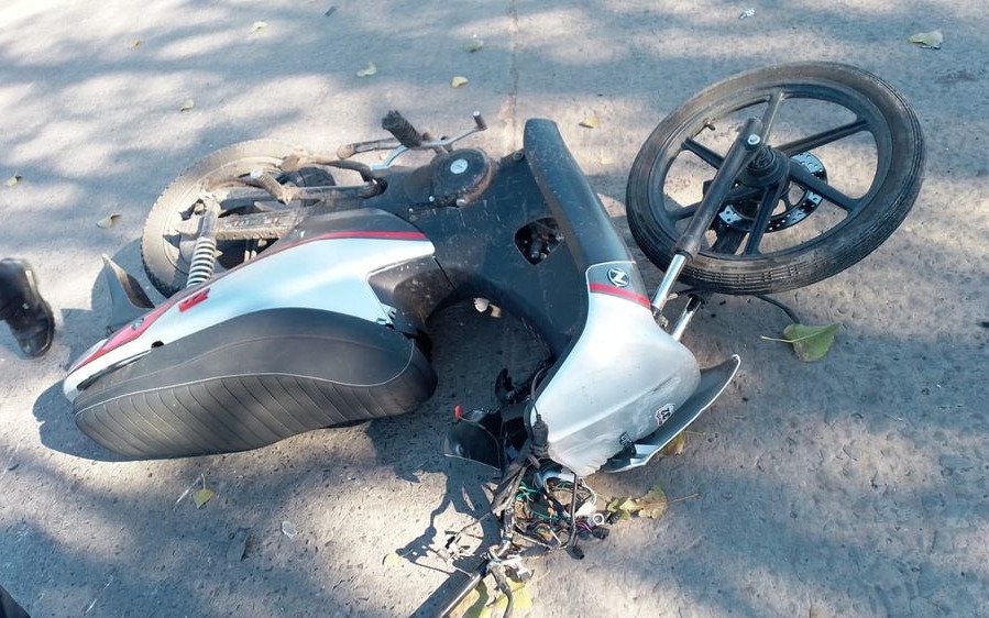 Nueva tragedia en La Plata: un automovilista atropelló y mató a dos motociclistas en Tolosa