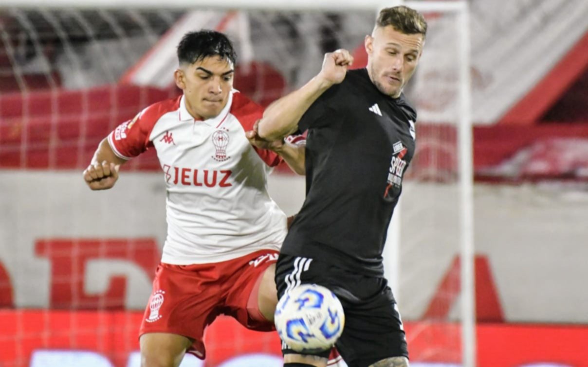 Huracán, con un doblete de un ex Gimnasia, venció 3 a 2 a Deportivo Riestra y avanzó a los cuartos de final