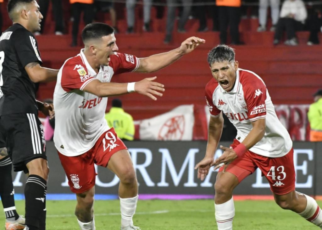 Con dos goles de la Perla Ramírez ganó Huracán
