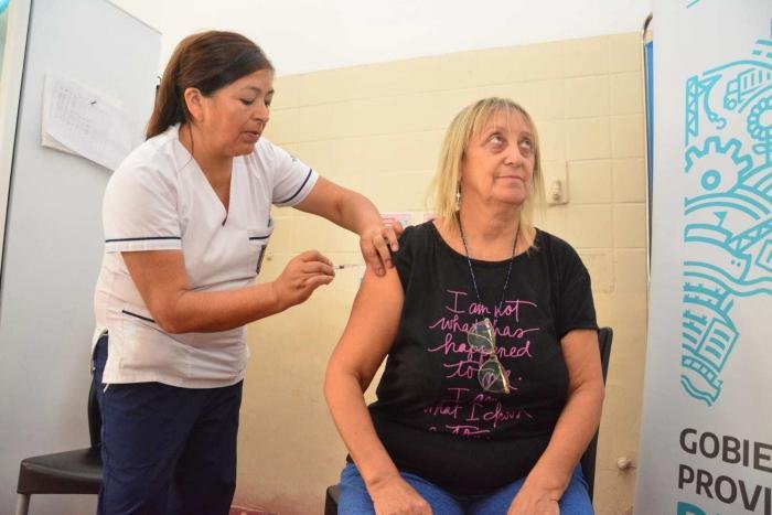 Quejas en La Plata por las dificultades para acceder a la vacuna antigripal